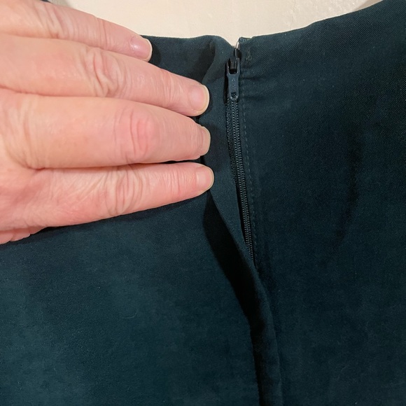 Vntg. Bety’s Things Velvet Sheeth Dress Floral Cut out Hem Hunter Green Size 14P - Picture 2 of 9